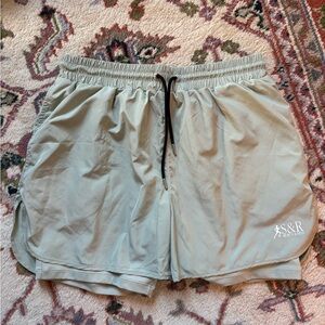 Sporty & Rich Shorts Xl
